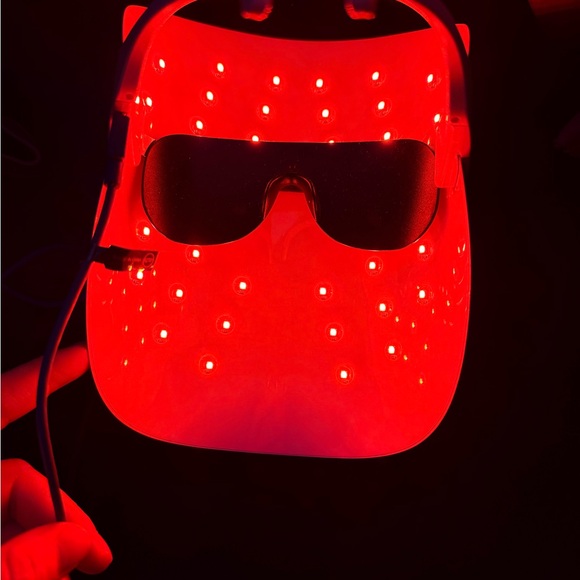LED face mask - Picture 3 of 5